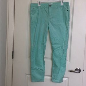 Adorable mint vineyard vines corduroy pants